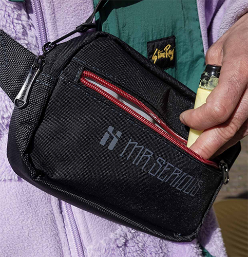 MR_SERIOUS_ESSENTIAL_HIPBAG_SM