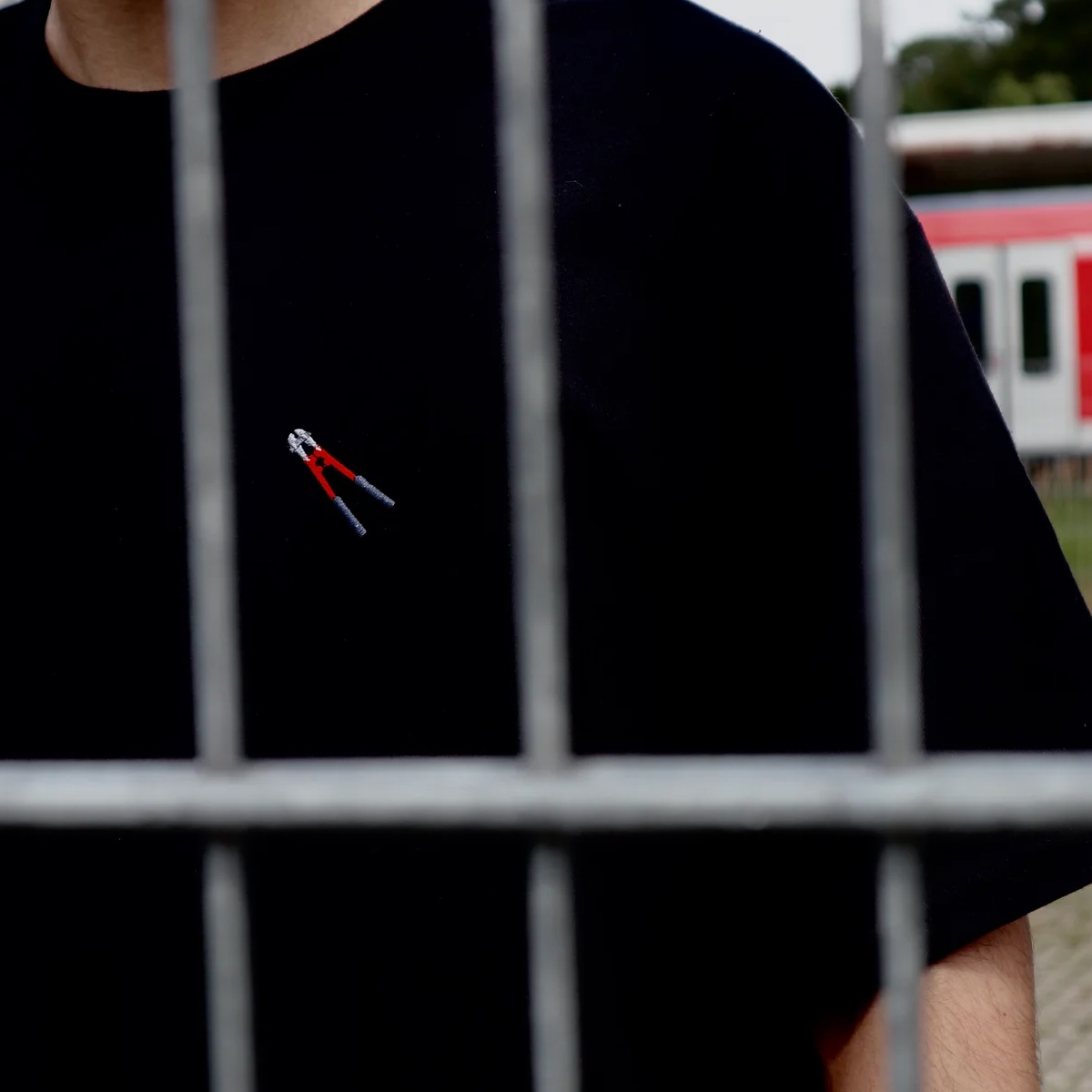 Underpressure T-Shirt "Bolzenschneider" Black