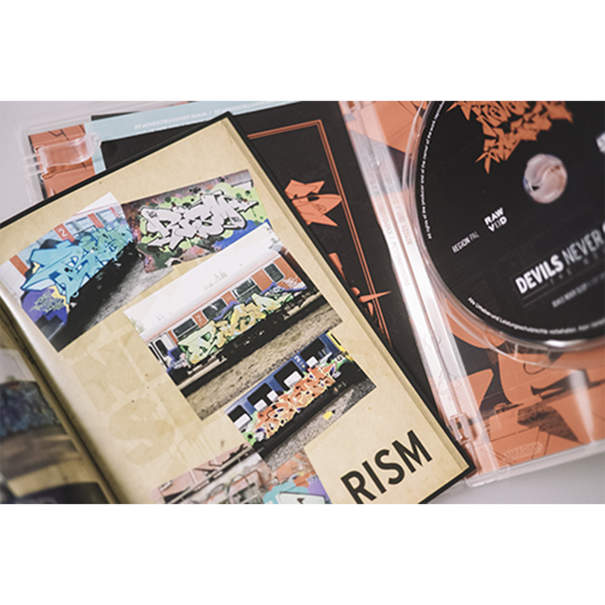 DVD Crewbundle "Devils Never Sleep - The Movie Berlin + USB Radicals 1-3 (Komplette Filmreihe)"