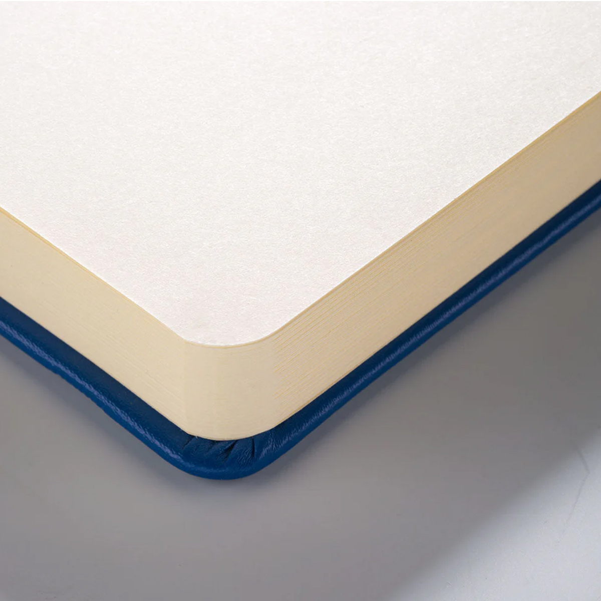 Talens "Art Creation Hardcover Skizzenbuch" (21x30cm) Hochformat - Marineblau